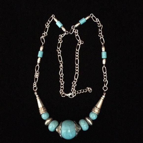 Beautiful Boho turquoise & silver 12” Necklace - Picture 5 of 6